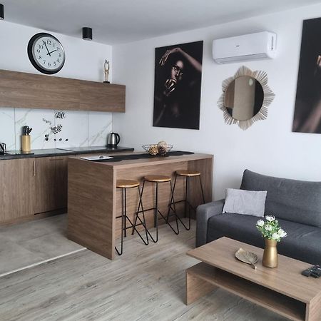 Q Apart Grand - Klimatyzowane 3 Pokojowe Apartamenty Przy Manufakturze Z Garazem Gratis, Fv Łódź Exteriör bild