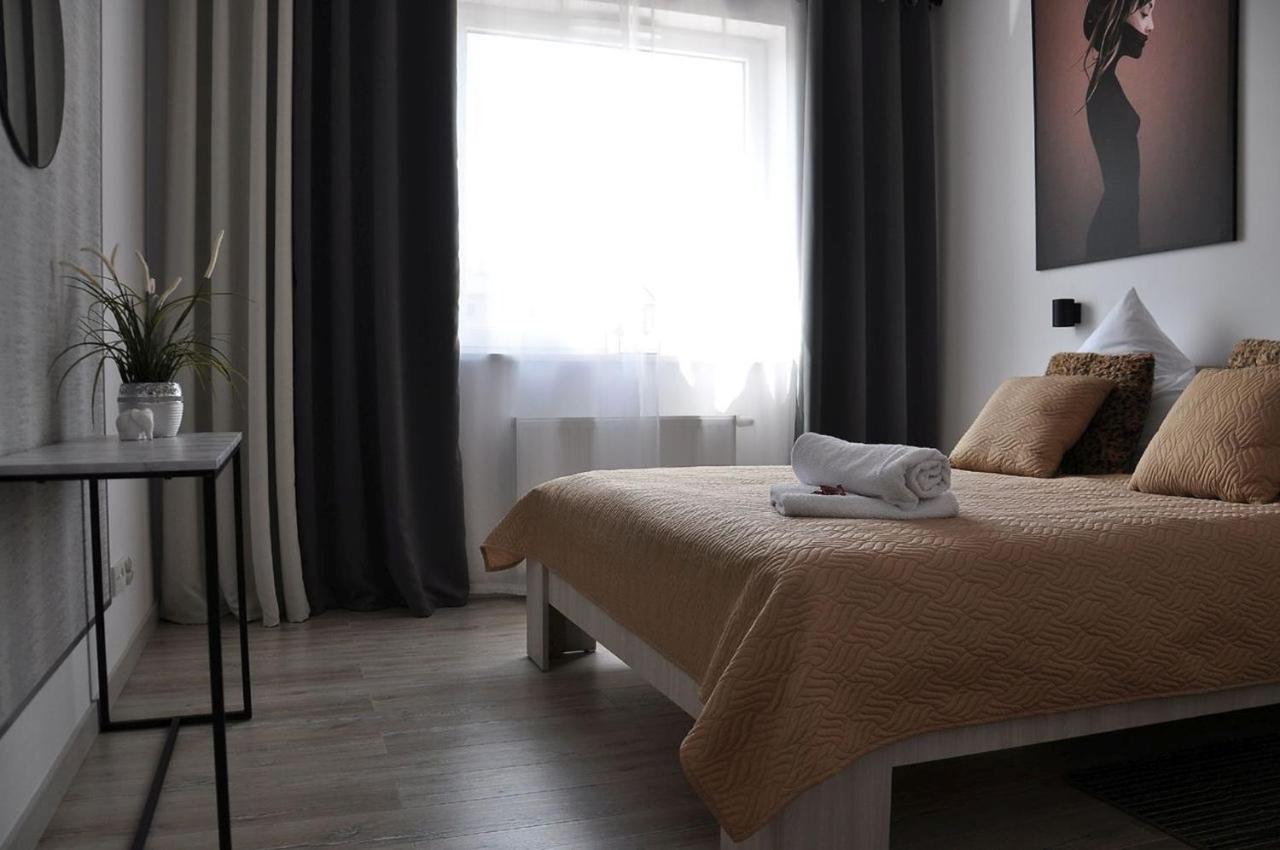 Q Apart Grand - Klimatyzowane 3 Pokojowe Apartamenty Przy Manufakturze Z Garazem Gratis, Fv Łódź Exteriör bild
