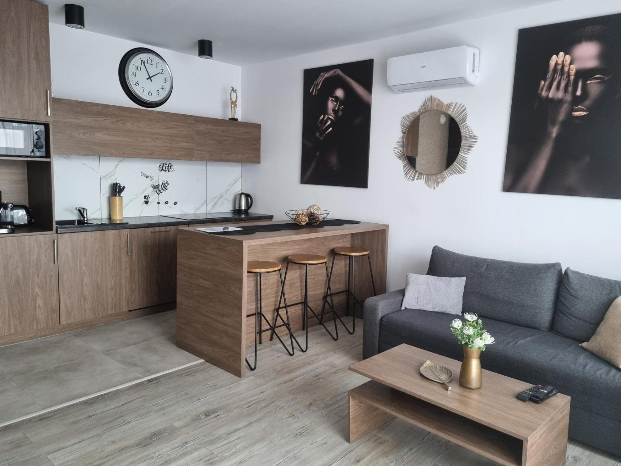 Q Apart Grand - Klimatyzowane 3 Pokojowe Apartamenty Przy Manufakturze Z Garazem Gratis, Fv Łódź Exteriör bild