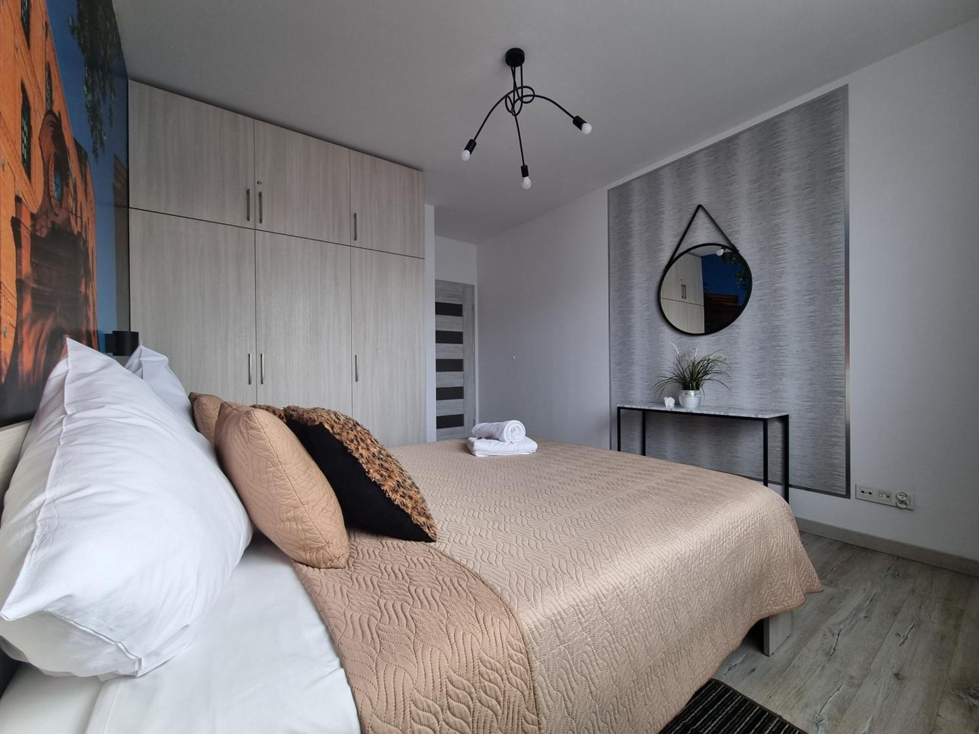 Q Apart Grand - Klimatyzowane 3 Pokojowe Apartamenty Przy Manufakturze Z Garazem Gratis, Fv Łódź Exteriör bild