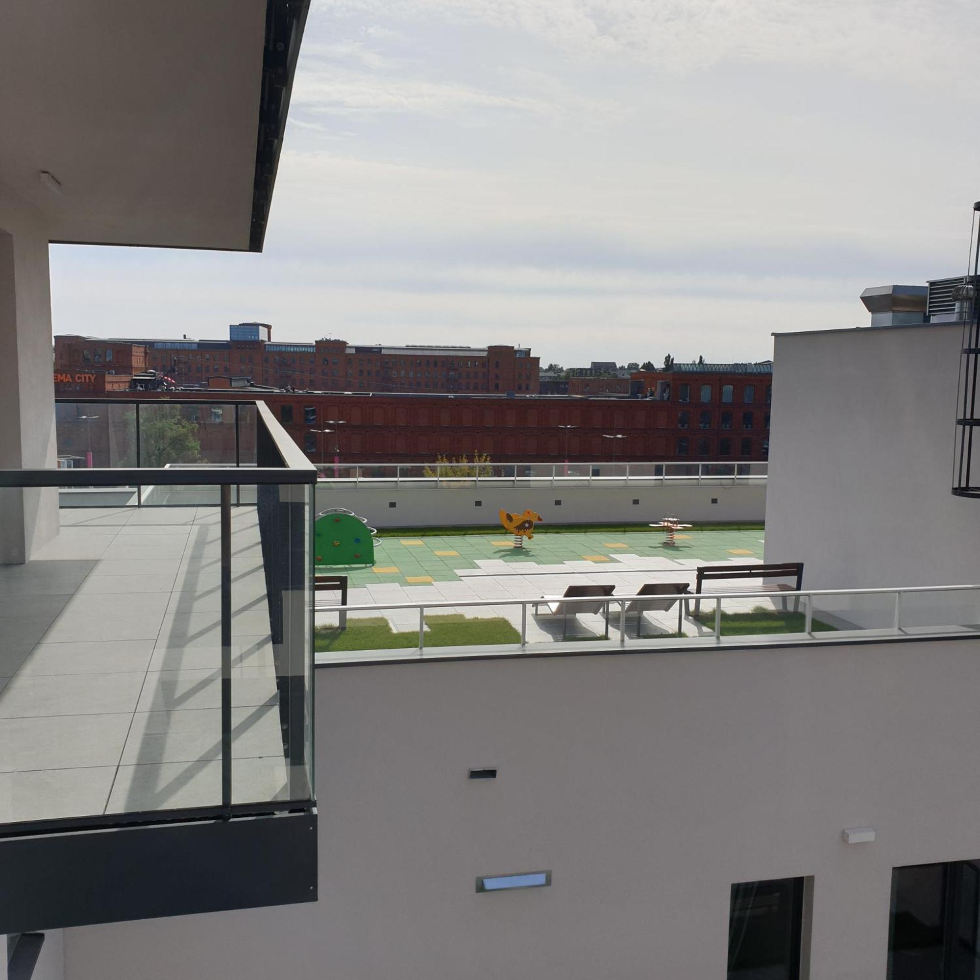 Q Apart Grand - Klimatyzowane 3 Pokojowe Apartamenty Przy Manufakturze Z Garazem Gratis, Fv Łódź Exteriör bild