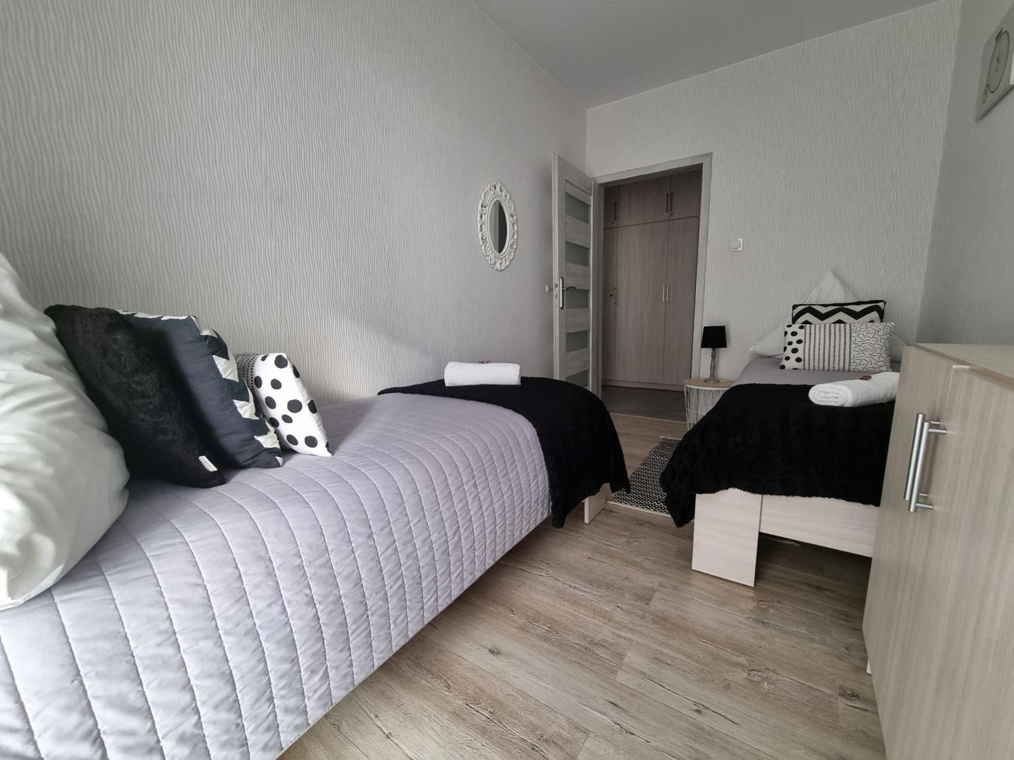 Q Apart Grand - Klimatyzowane 3 Pokojowe Apartamenty Przy Manufakturze Z Garazem Gratis, Fv Łódź Exteriör bild
