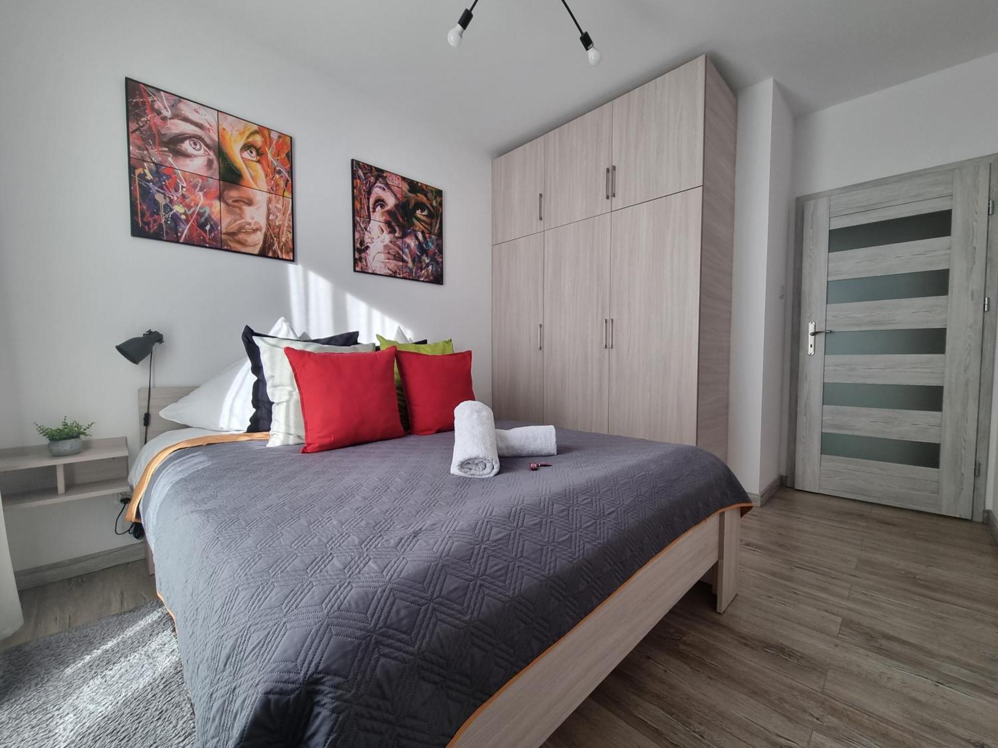 Q Apart Grand - Klimatyzowane 3 Pokojowe Apartamenty Przy Manufakturze Z Garazem Gratis, Fv Łódź Exteriör bild
